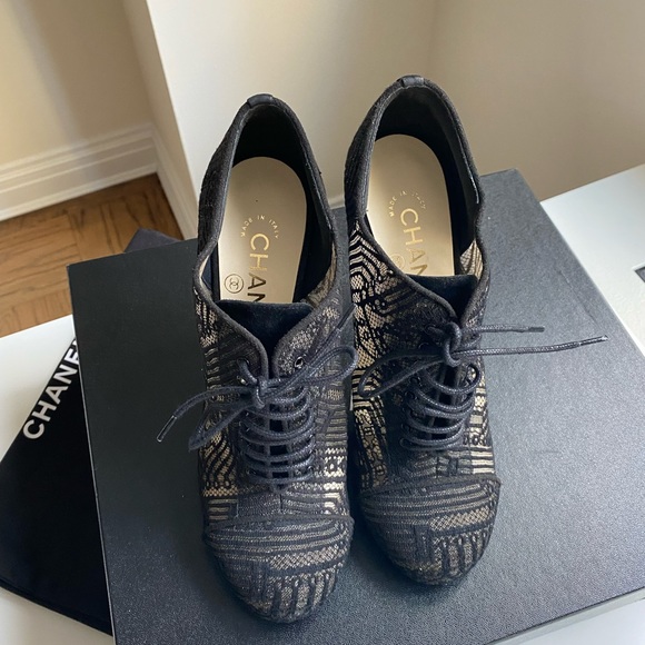 100% authentic CHANEL lace up booties size 37 - Picture 5 of 5